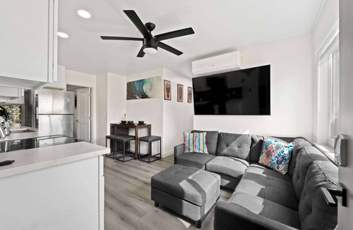 North Park Condo | 2BR Urban Retreat w/Rooftop Lounge