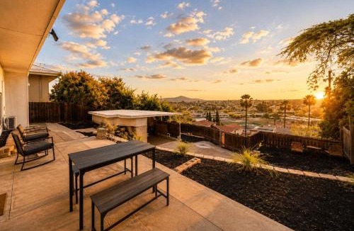 La Mesa House | 2Homes Villa Renovated Views
