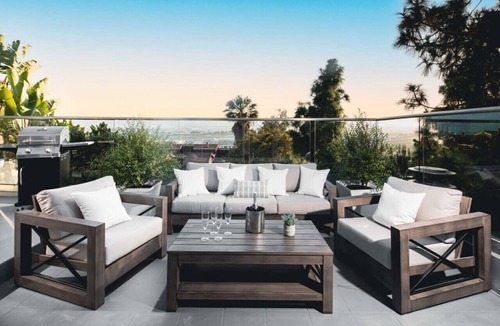 Middletown Villa | 3 Bedroom with Ocean View, Jacuzzi, and Parking