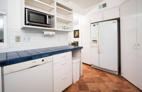 Mission Beach House | 3 Floors|Garage|Steps 2 Sand, Bay, Shops & Belmont