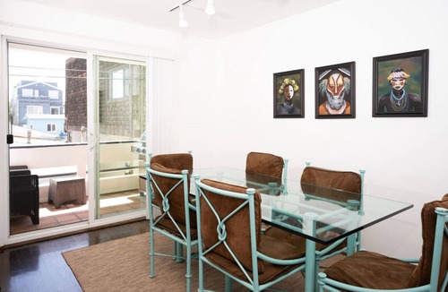 Mission Beach House | 3 Floors|Garage|Steps 2 Sand, Bay, Shops & Belmont