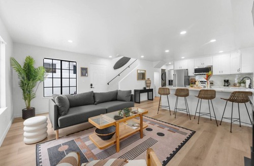 Crown Point House | 3-Home Beach Compound | Sleeps 30 | Mission Bay