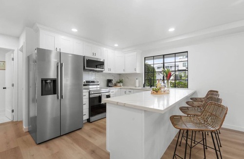 Crown Point House | 3-Home Beach Compound | Sleeps 30 | Mission Bay