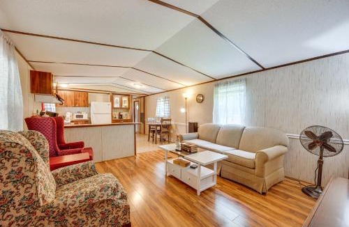 New London House | 3 Mi to Badin Lake: Quiet New London Retreat