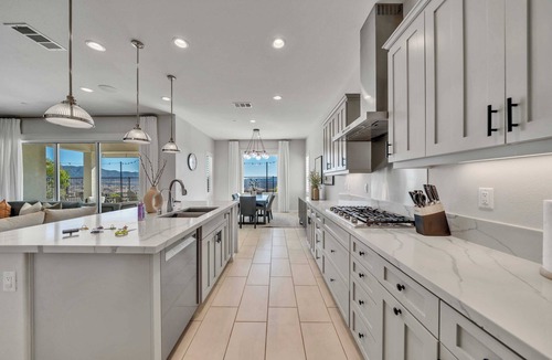Canyon Country House | 30nights Min｜Mainfloor Bedroom｜Garage Access｜Pet friendly｜Natural Light #42174