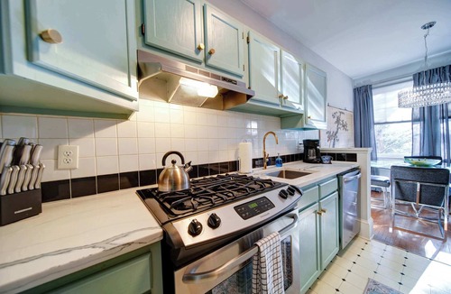 Charlotte Condo | 3BR Elizabeth Condo: Two Full Suites Near Novant Health and Uptown