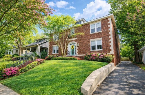 Charlotte Condo | 3BR Elizabeth Condo: Two Full Suites Near Novant Health and Uptown