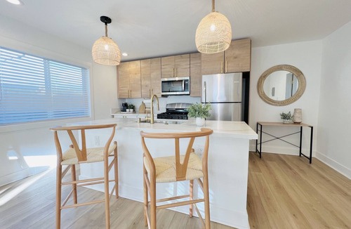 Corridor House | 4169-Quaint, Newly renovated
