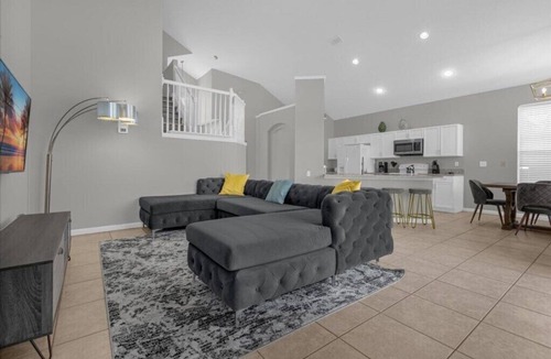 Bay Lake House | 5 Bedrooms/3.5 Bathrooms/Windsor Palms (8017 KP)