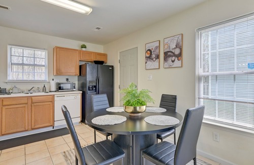 Charlotte Cottage | 5 Mi to Uptown Charlotte! Family Retreat w/Yard