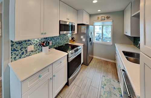 Key Allegro Condo | 5 O'clock Somewhere by Miss Kitty’s
