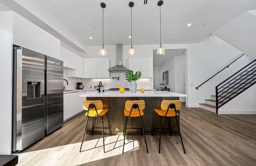 Melrose Villa | 5BR/5.5BA New Villa in Los Angeles With Parking