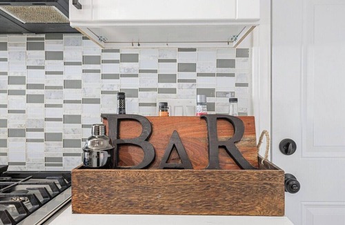 Paradise Hills House | 5BR Retreat w/Salt Water Pool, Spa, Fire Pit &BBQ