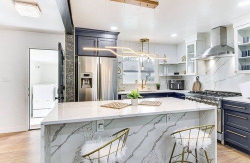 Beverly Woods House | 6 Mi to Spectrum Center: Spacious Getaway w/Deck