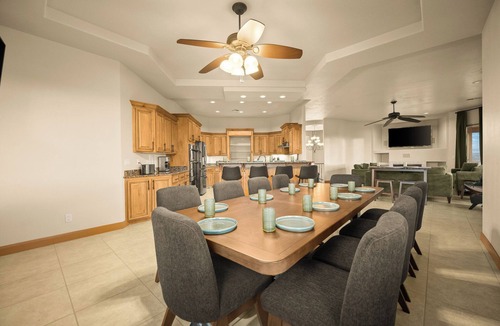Mesquite House | 6000 Sq Ft Golf Estate 8BR 12 Beds Near 7 Courses Hot Tub