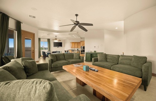Mesquite House | 6000 Sq Ft Golf Estate 8BR 12 Beds Near 7 Courses Hot Tub