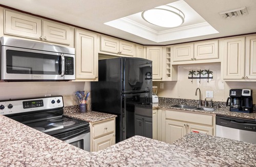 Holiday Isle Condo | 613- Beachfront Condo! Updated with Gorgeous Views & *Free* beach service