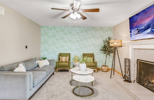 Santa Clarita House | A calm, sunny, happy, amazingly design green oasis
