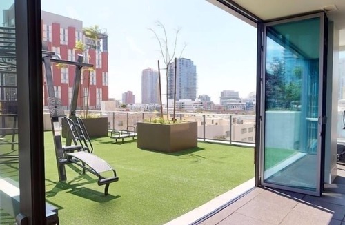 Cortez Hill Apartment | A Downtown Escape green and light-full 2BR/2BA + Balcony