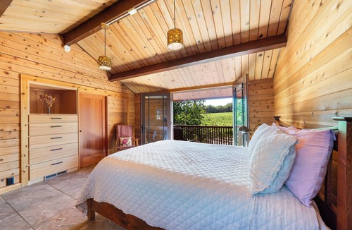 Forestville House | A Peaceful Retreat in Wine Country - The Maefield Vineyard House