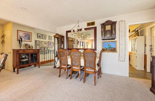 Oak Park House | A Visit to Grandma's House