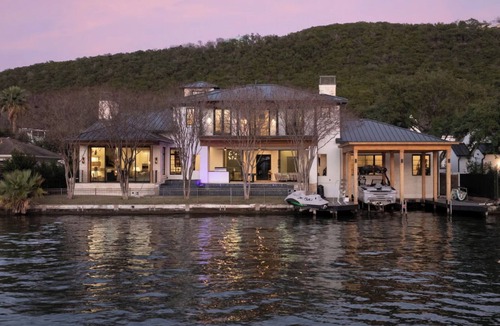 Watersedge House | Above Austin Diamond on Lake Austin