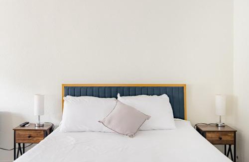 Oakland Apartment | Adorable studio In Oakland Zoo Neib