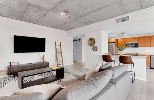 Midtown Condo | Amazing sunset view with Pool, 2b/2ba, gym , Best location A+!