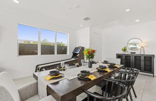 Terra Lago House | Armonia 55- Dream Villa Lago Premier Views 4BR Pool Games Pets
