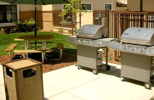 Thousand Oaks House | Awesome Lodging! 3 Spacious Units w/Full Kitchens
