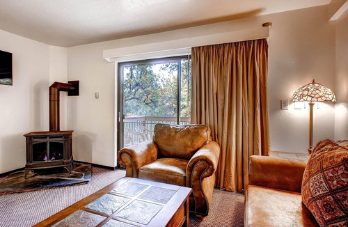 Yosemite West Condo | (B111) Studio Condominiums
