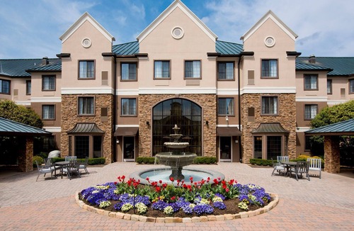 Ballantyne Apartment | Ballantyne Hearing ADA Suite w/Breakfast + Pool