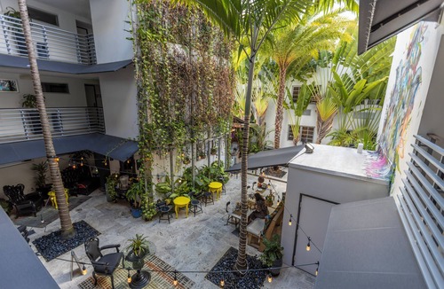 City Center House | Beach Weekend! 3 Convenient Units, Happy Hour, Bar