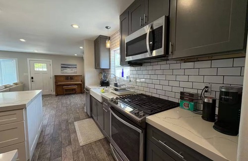 La Mesa House | Beachy bungalow