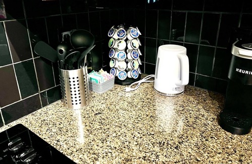 Charlotte Center City Apartment | Beautiful 1-bedroom apartment in fabulous Charlotte with AC, WiFi