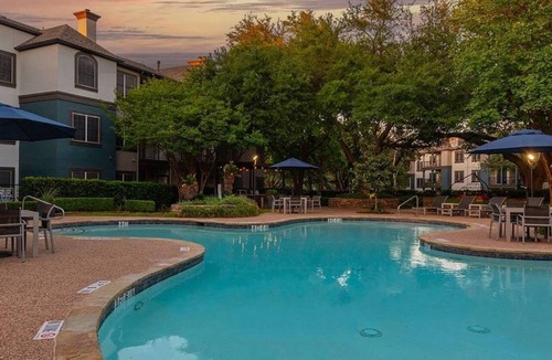 North Burnet Apartment | Beautiful 1BR Next to The Domain vrh3