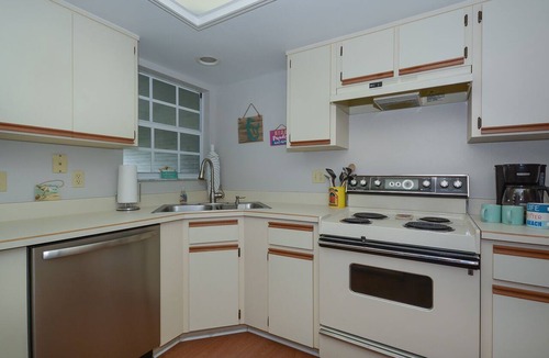 New Smyrna Beach Condo | Beautiful and Quiet 2 Bedroom Condo - SV267