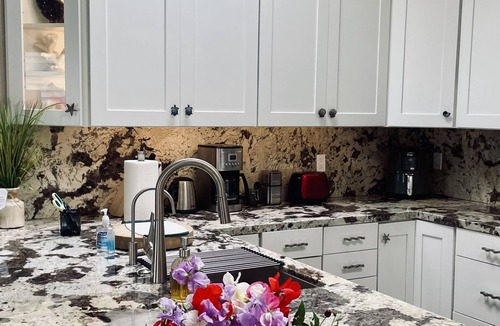 Crown Point Cottage | Beautiful Bayfront Casita, Parking, A/C, Patio, BBQ