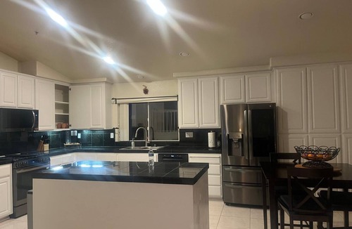 Salinas House | Beautiful home, near the Monterey Bay, Carmel & Pebble Beach