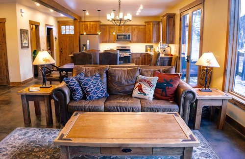 Blue River Cabin | Beautiful Modern Rustic Lodge on the Blue River