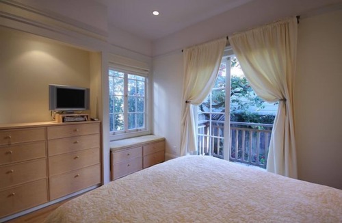 Richmond District Apartment | Beautiful renovated flat near Golden Gate Park - high speed Wi-Fi; elevator