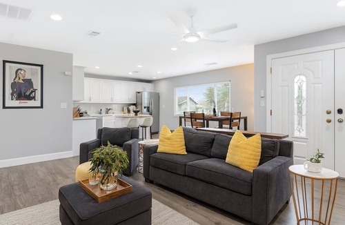 Grant Hill Apartment | Bella| Pool/Spa|Downtown|Freeways|Beaches