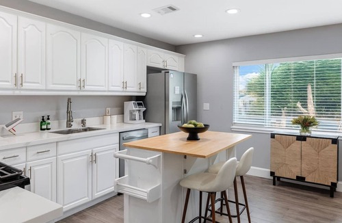 Grant Hill Apartment | Bella| Pool/Spa|Downtown|Freeways|Beaches