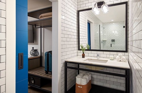 Beach Barber Tract Hotel | Best Place to Unwind! Family Room Near La Jolla's Top Attractions