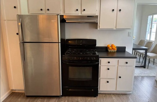 Pico - Robertson Apartment | Best, top, beautiful LA view 2-bedroom place with WiFi, AC in nice Los Angeles
