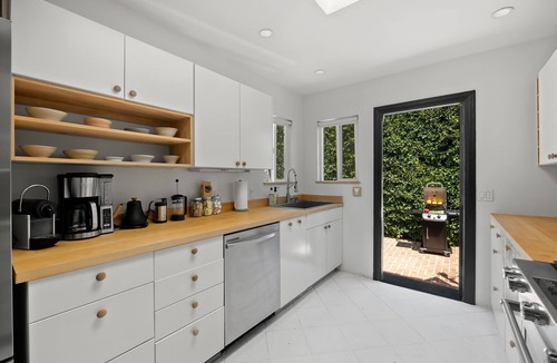Melrose House | Beverly Grove 2BR Home | Grill + Garden | C&C