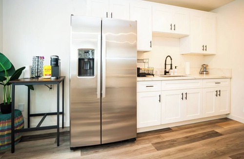 Pacific Beach Apartment | Blocks away from Pacific Beach with a King Bed + PS4