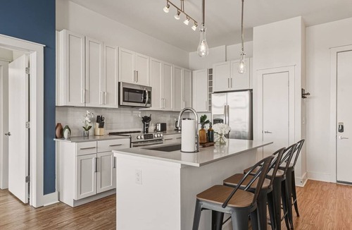 Second Ward Apartment | Blue Haven - Pool, City Views, Free Parking