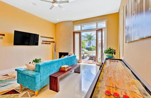 Beach Barber Tract House | Bonair Beauty