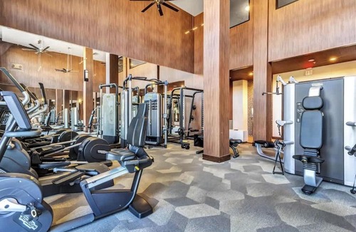 Richardson Apartment | Boulevard Stays Dashing 1BR Suite Pool Parking Gym H